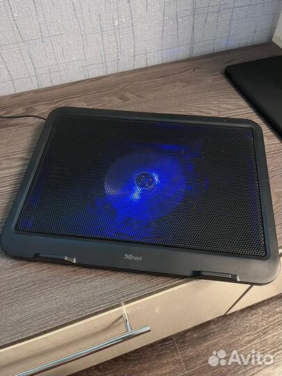 Подставка с охлаждением для ноутбука