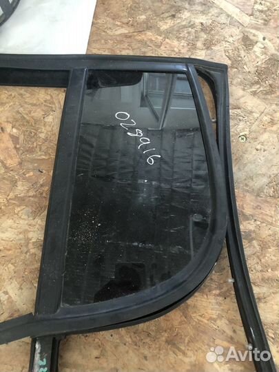 Форточка Skoda Fabia MK2 левая