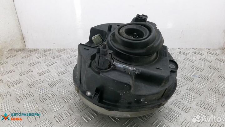 Фара правая Jeep Cherokee KJ 2002