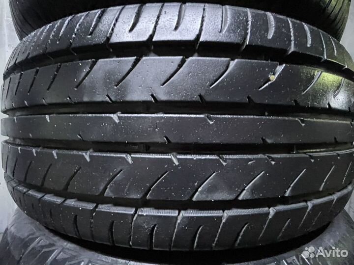 Toyo NanoEnergy 3 215/60 R16