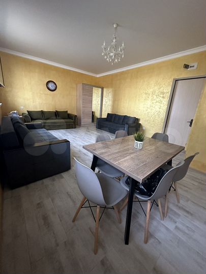 Комната 37 м² в 1-к., 1/4 эт.