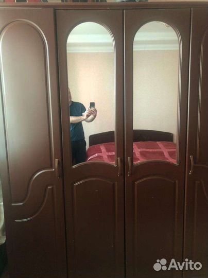 Спальный гарнитур