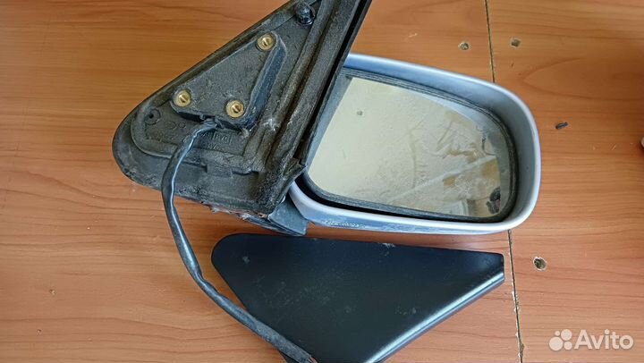 Зеркало правое Ниссан cube2001