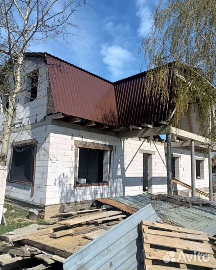 Бригада строителей