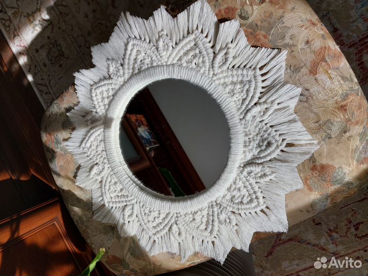 Зеркало в плетёной раме макраме