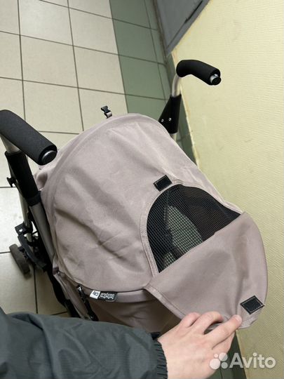 Прогулочная коляска трость
