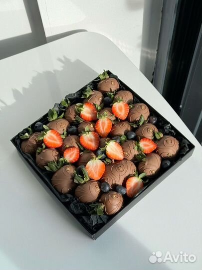 Клубника в шоколаде к 23 февраля