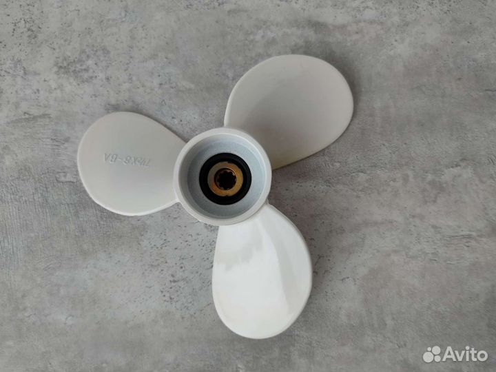 Винт Yamaha 4-5, F4-F5, F6C (3x7-1/2x8)