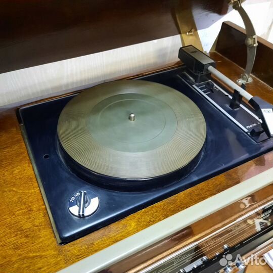 Проигрыватель винила с радиоприёмником Урал-112