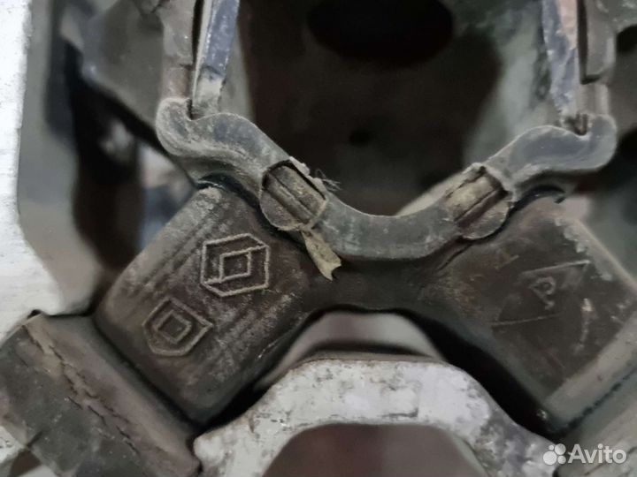 Подушка двигателя Renault Logan Sandero