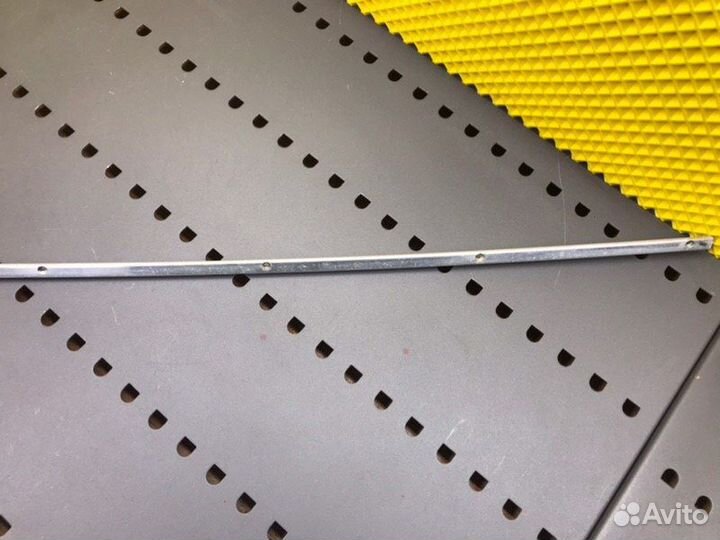 Накладка Mercedes-Benz S124 M102.963 1992