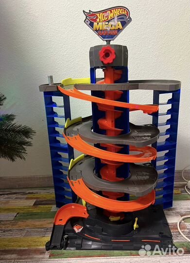 Гараж Hot wheels Сити Мега GTT95