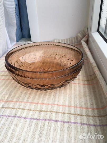 Чайный сервиз, ваза, розетки хрустальные