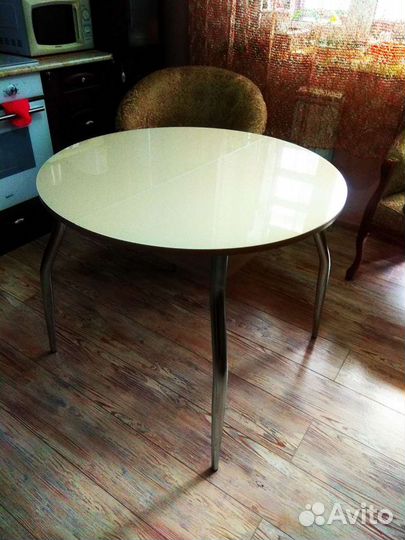 Стол стеклянный