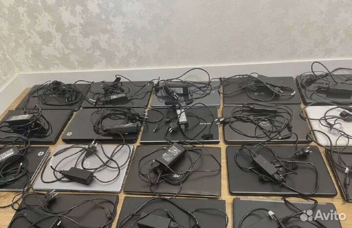 Ноутбуки Продаются в Связи с Закрытием Офиса