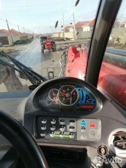 Тракторист механизатор. Погрузчик. Экскаватор