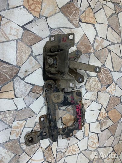 Подушка коробки передач Ford Focus хэтчбэк 1.6