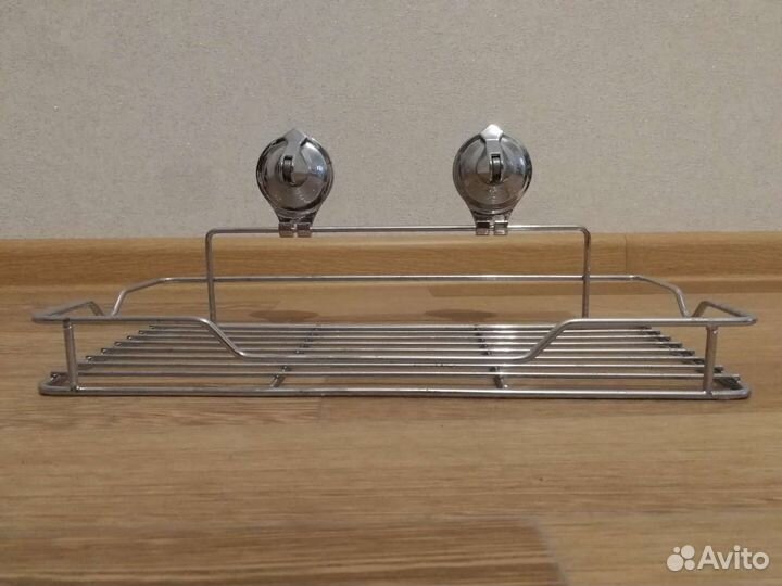 Полка-решетка и крючок на вакуумной присоске