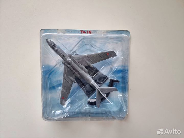 Легендарные самолеты №98 Ту-16 1/250 Деагостини