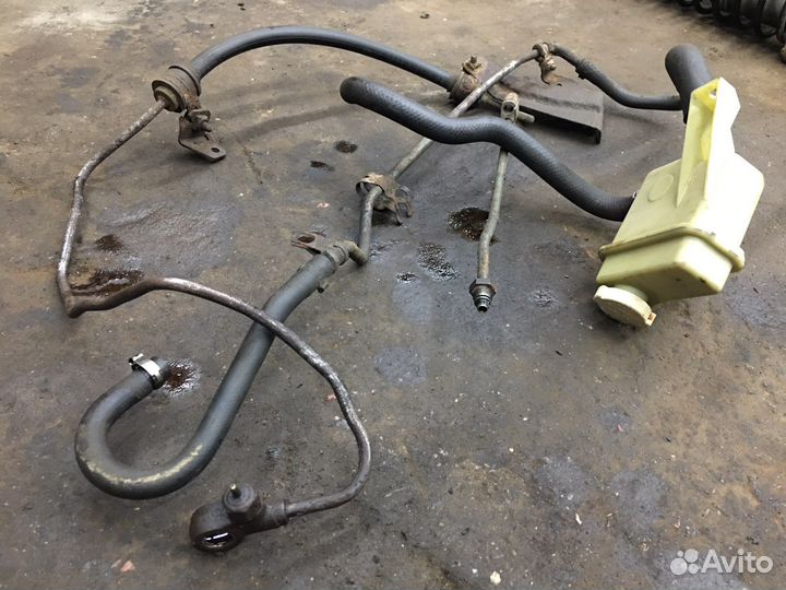 Трубка шланг гидроусилителя руля Carisma