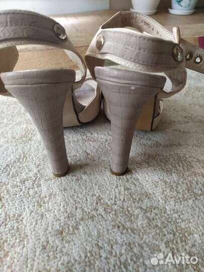 Босоножки женские 39 размер