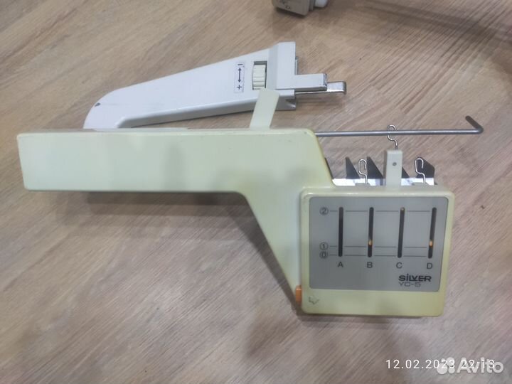 Два сменника цвета для вязальной машины