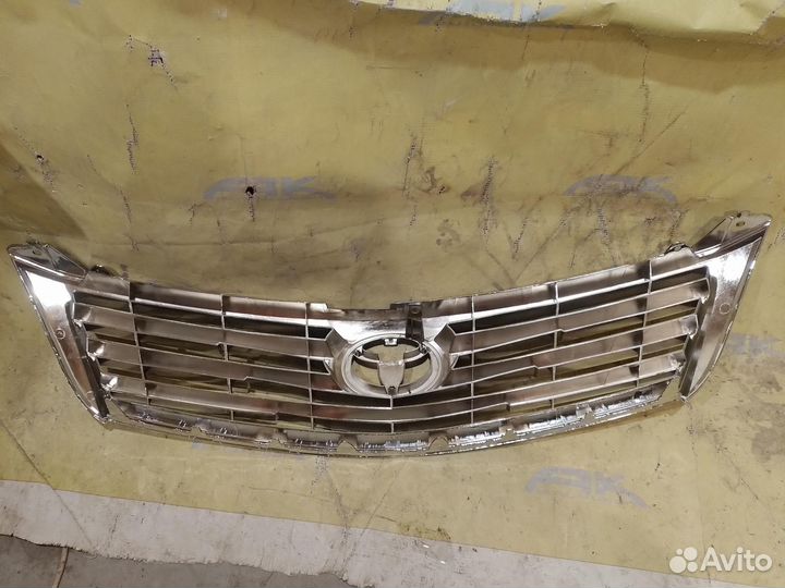 Решетка радиатора эмиратка Toyota Camry 40 2009+