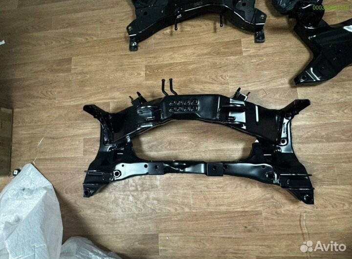 Пoдрамник Мitsubishi Outlander 1