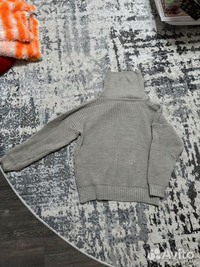 Свитер вязаный