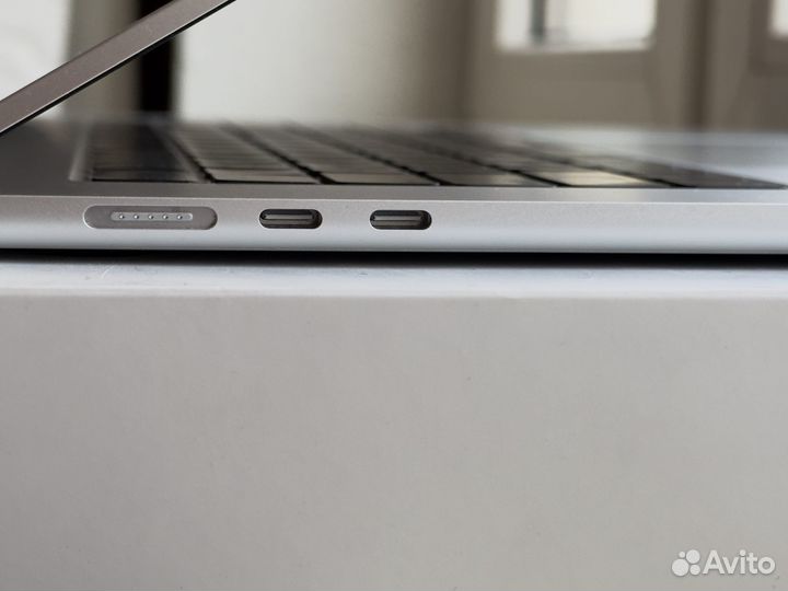 MacBook Pro 16 M1 — Silver