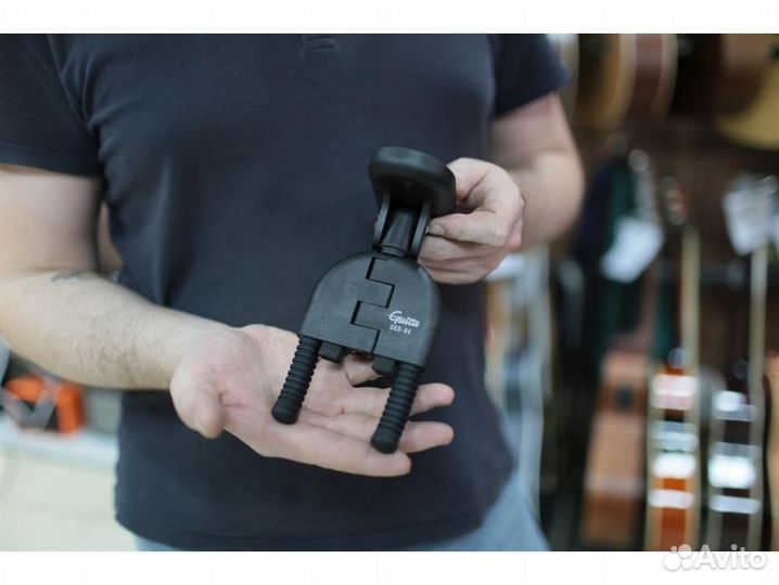 Guitto GGS-04 Настенный держатель для гитары (крюк