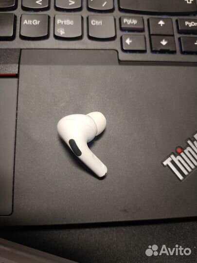 Правый наушник Airpods Pro