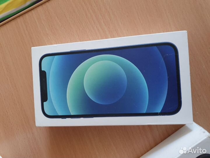 Коробка от iPhone 12