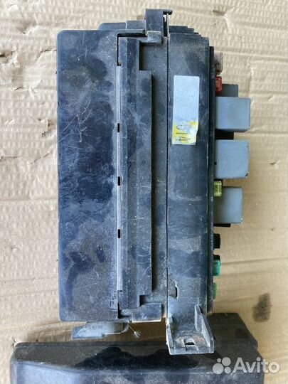Блок предохранителей подкапотный Хендай Соната 4