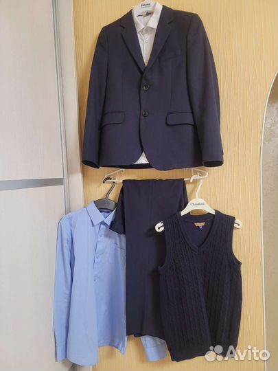 Костюм школьный+рубашки