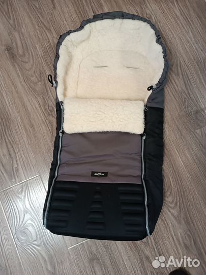 Зимний конверт в коляску Womar