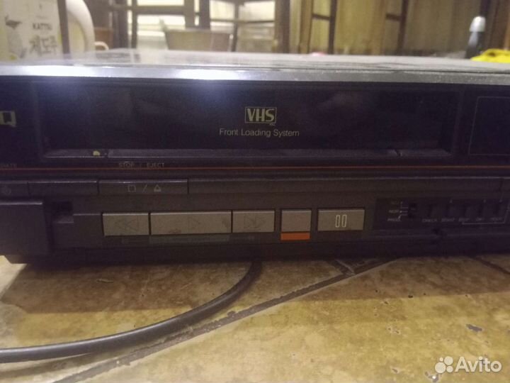 Видеомагнитофон HQ