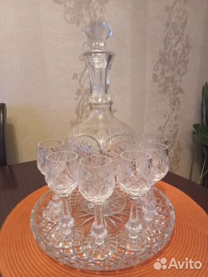 Графин с фужерами(рюмками) и подносом