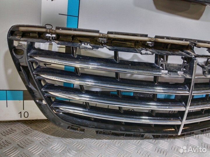 Б/У Решетка радиатора Mercedes W222#001