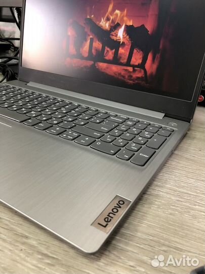 Ноутбук Lenovo Ideapad 3 Ryzen 3 4300U/8GB/256SSD