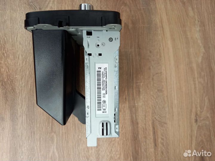 Оригинальная штатная магнитола Volkswagen RCD-210