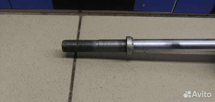 Амортизатор задний правый Avensis II 2003-2008