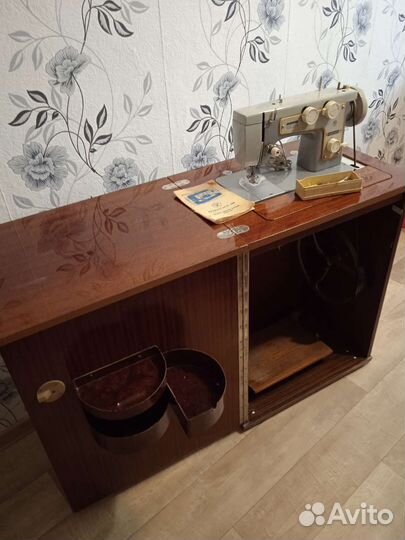 Швейная машина Подольск 142