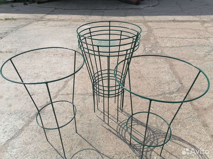 Подставка под цветы металлическая