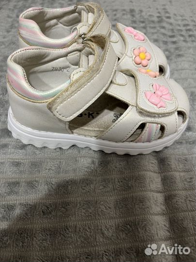 Сандалии для девочки