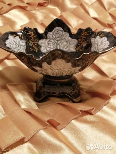 Конфетница на ножке