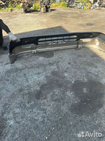 Продам передний бпампер Тoyota hilux surf 130