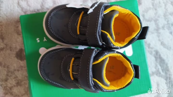 Ботинки р. 21 новые, маломер