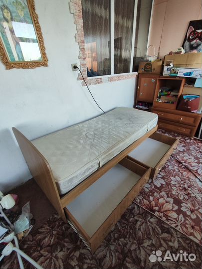 Кровать с матрасом