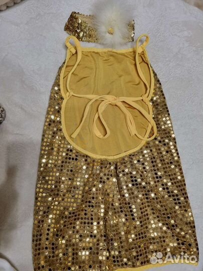 Костюм для выступлений + чешки белые в подарок